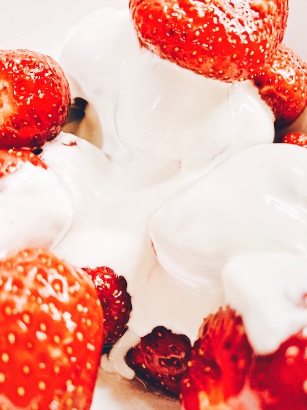 crème fraîche strawberries