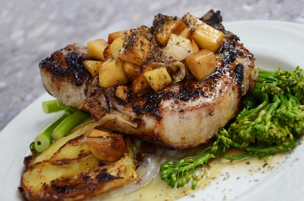 https://fearlessfresh.com/wp-content/uploads/2010/01/Pork-Chop-with-Fruit.jpg