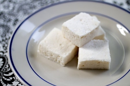 Homemade Marshmallows on http://www.theculinarylife.com