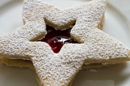 Gluten Free Linzer Cookies on http://www.theculinarylife.com