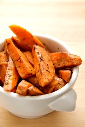 Baked Sweet Potato Fries Recipe on http://www.theculinarylife.com