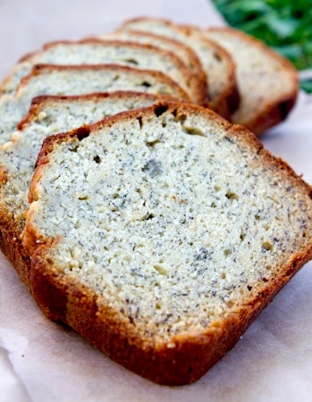 Easy Banana Bread Recipe on http://www.theculinarylife.com