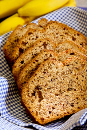 Light and Tender Sugar-Free Banana Bread Recipe on http://www.theculinarylife.com