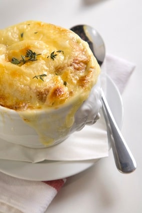 Traditional French Onion Soup on http://www.theculinarylife.com