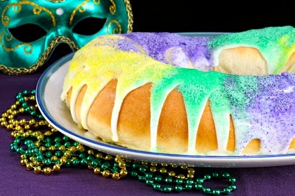 Mardi Gras King Cake Recipe on http://www.theculinarylife.com