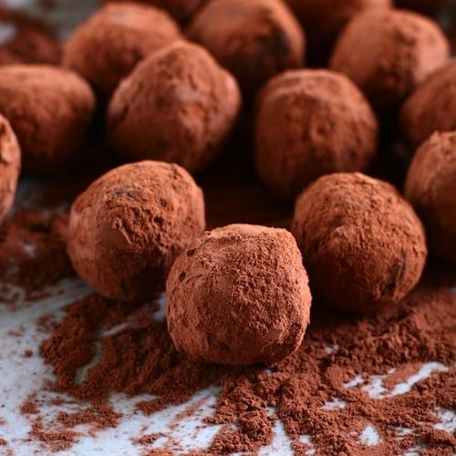 https://fearlessfresh.com/wp-content/uploads/2012/05/almost-raw-chocolate-truffles-recipe-1-500x500.jpg