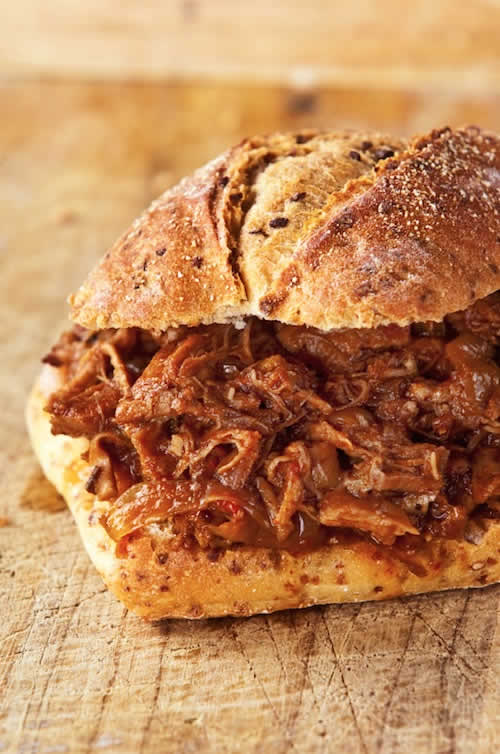 Amazingly Easy Slow Cooker Pulled Pork Recipe on http://www.theculinarylife.com