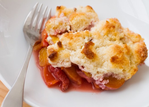 Fresh Strawberry Peach Cobbler Recipe on http://www.theculinarylife.com