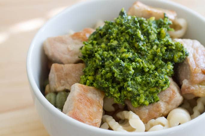 Easy Chicken and Pasta with Spinach Pesto Recipe on http://www.theculinarylife.com