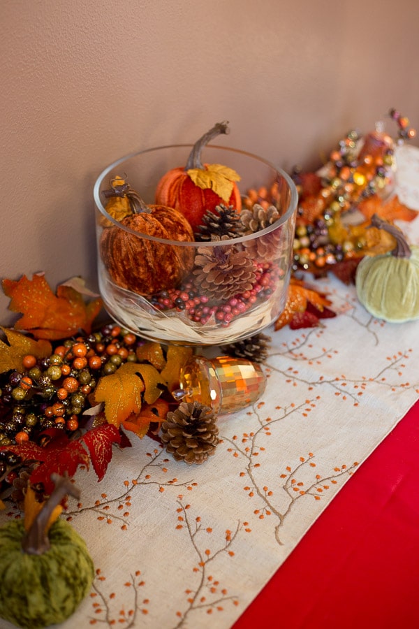 Thanksgiving Table Decor Tablescapes on https://fearlessfresh.com